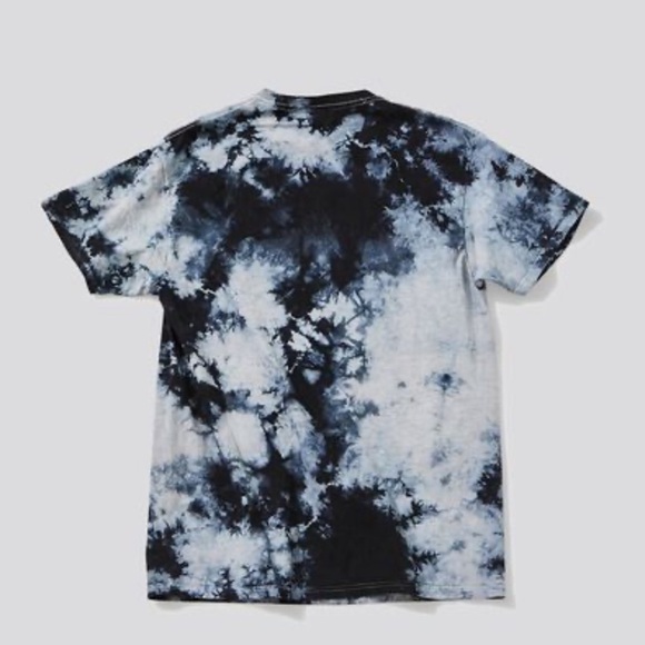 Tie-Dye Graphic Slash Tee M/L - Picture 2 of 10